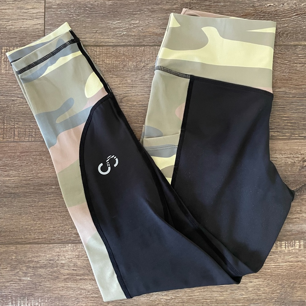 Curves ‘n combat camp legging